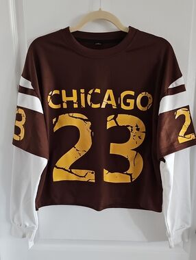 Chicago 23 Layered Long-Sleeve Tee in Brown and White